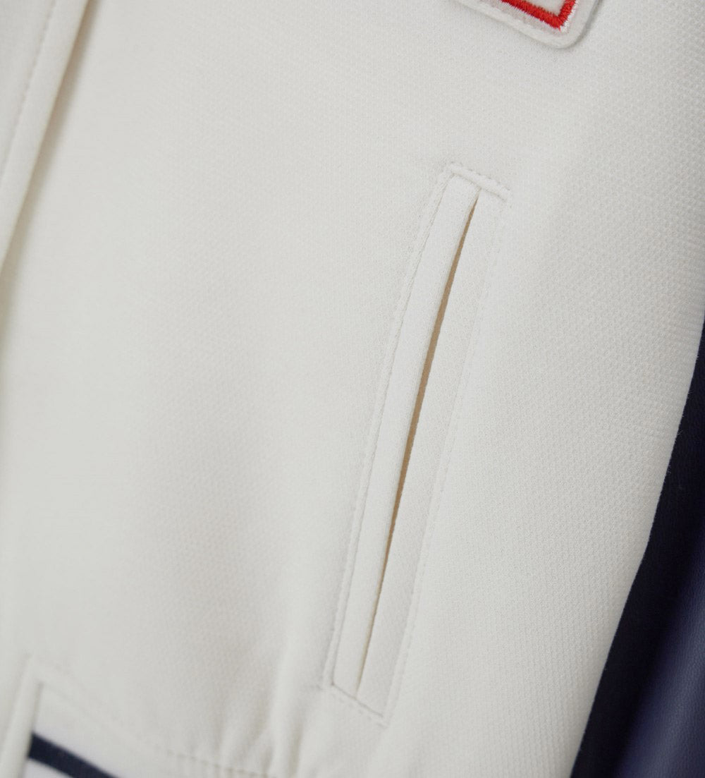 #COLOR_OFF WHITE