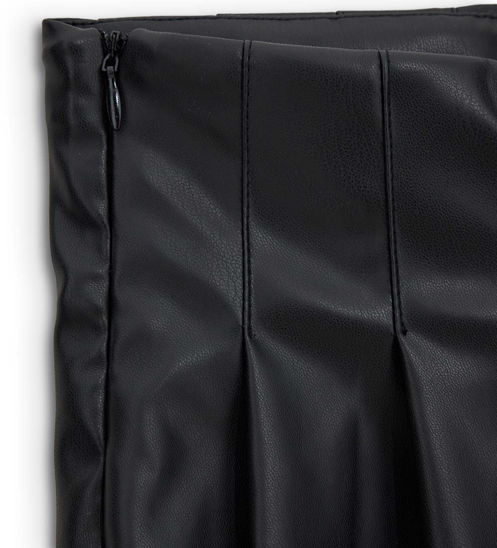 LOVE REVOLUTION SKIRT GIRL