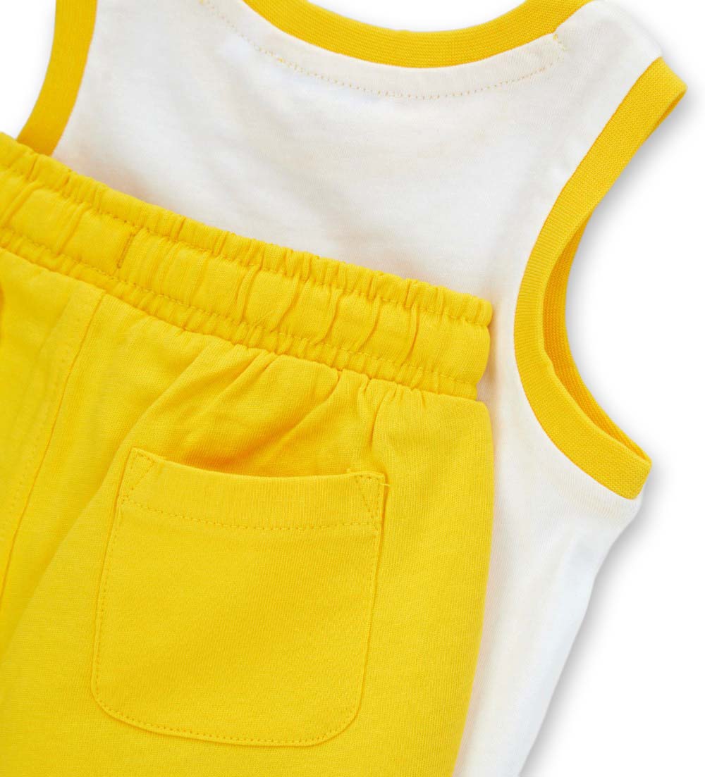 #Color_Yellow
